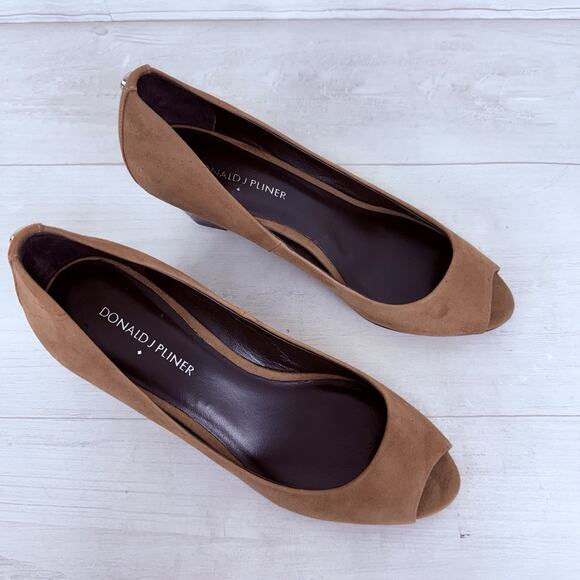 DONALD PLINER Milli Brown Suede Wedges Size 7 Peep Toe Snake Print Heels Preppy - Picture 3 of 14